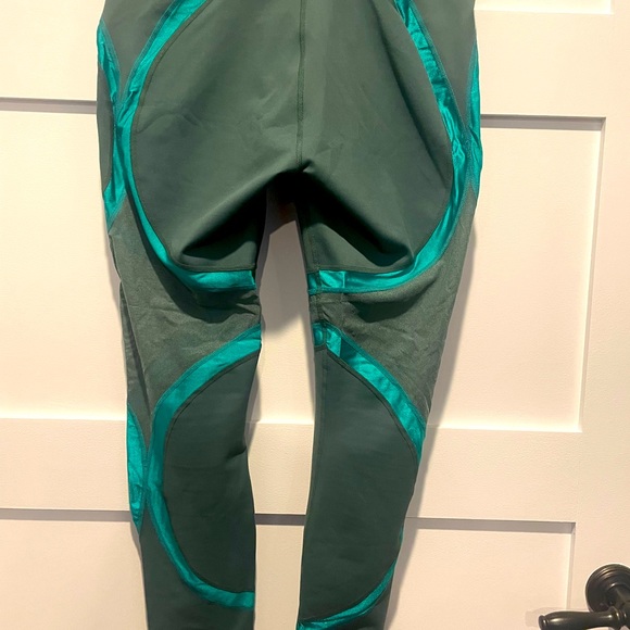 Fabletics dark green leggings with turquoise accents Size L - Picture 7 of 9